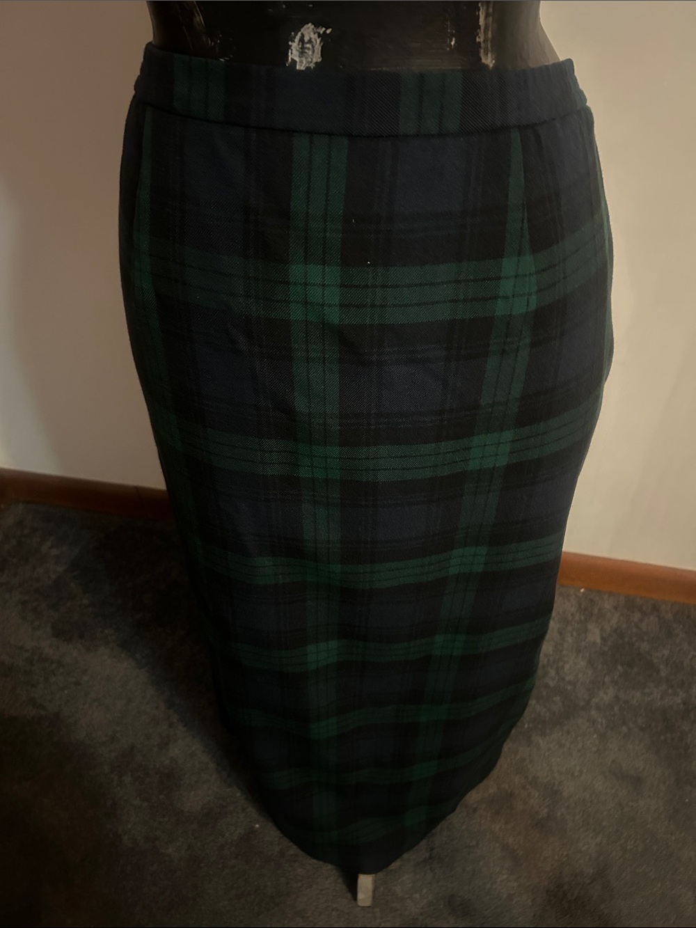 Casual Corner Annex Classic Blackwatch Plaid Pencil Skirt - Green and Navy - Picture 5 of 8